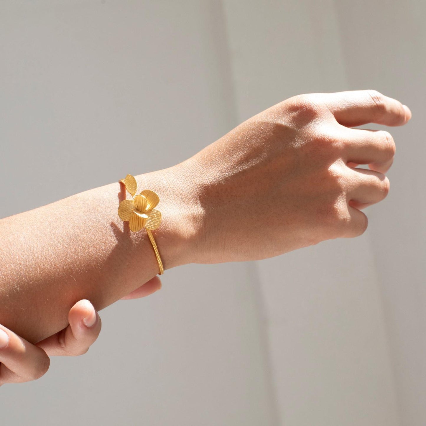 Bracciale Fiore in Ottone Placcato Oro 24K BR-ORO-001