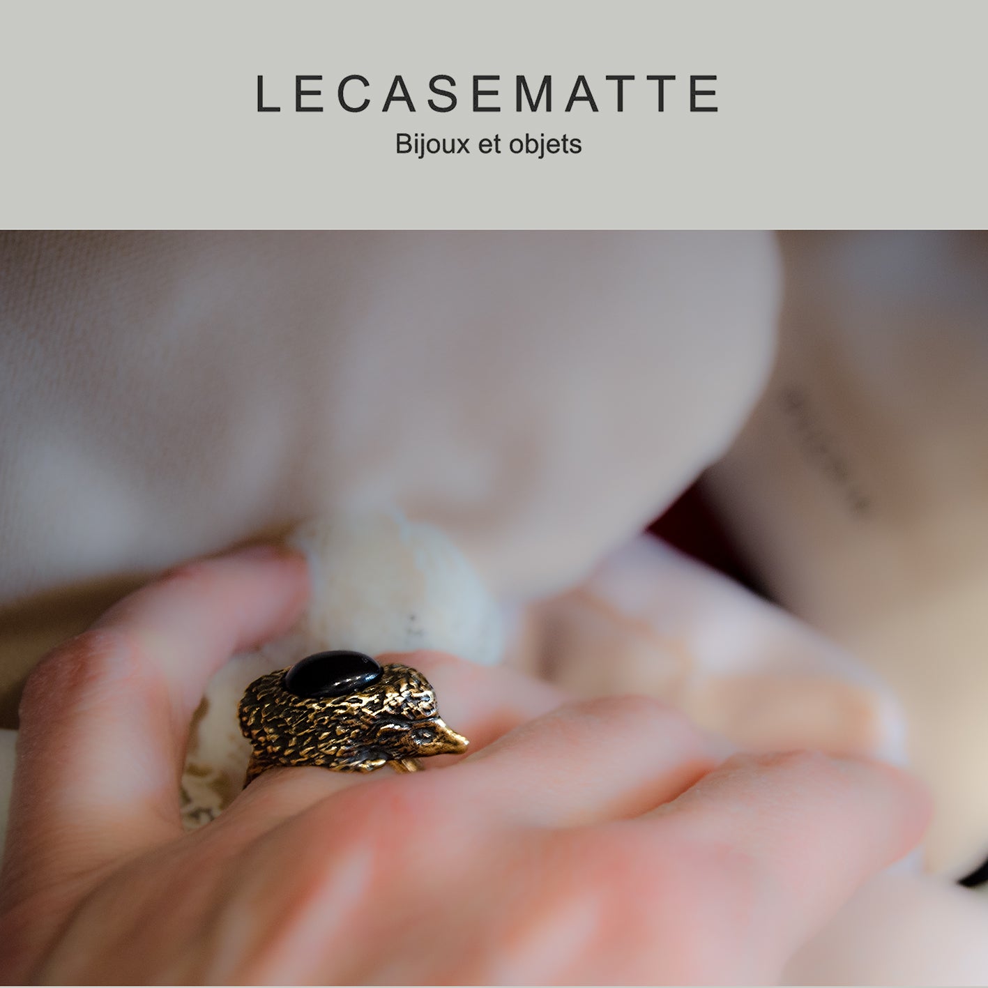 Anello Riccio - Anello Artigianale in Ottone Galvanizzato Oro con Onice (Codice: AN RC 01)