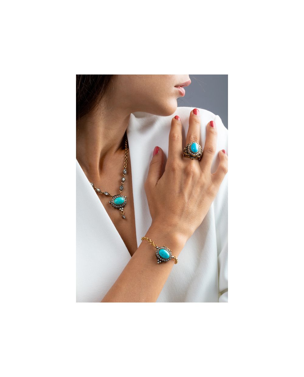Bracciale Azzurro - Bracciale Artigianale in Ottone Dorato con Magnesite e Swarovski (Codice: BR AZZURRO)